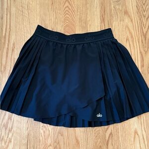 ALO Yoga Black Pleated Tennis Skort